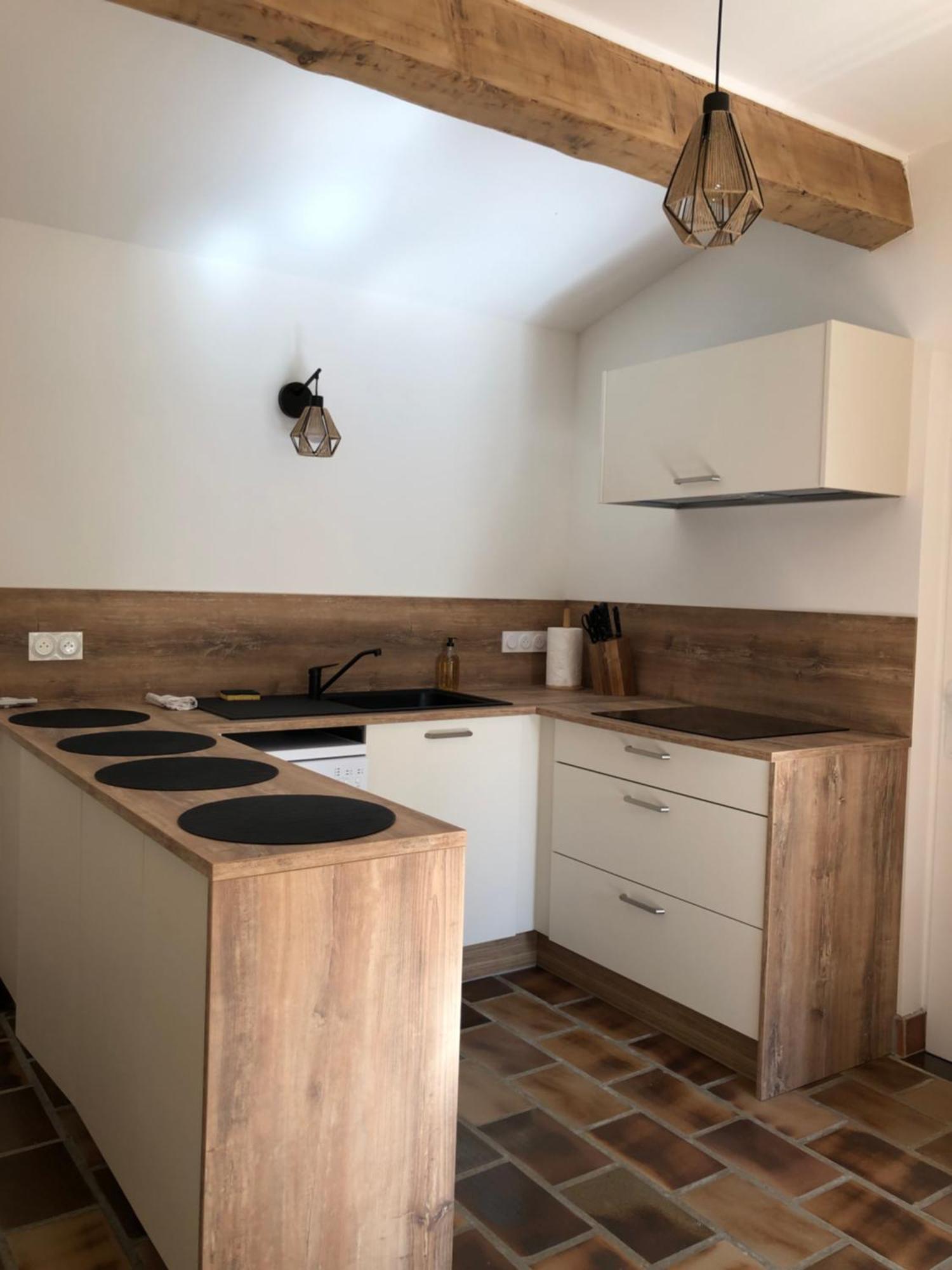Gite En Provence Dans Grand Jardin Avec Piscine Partagee Cornillon-Confoux Exterior foto