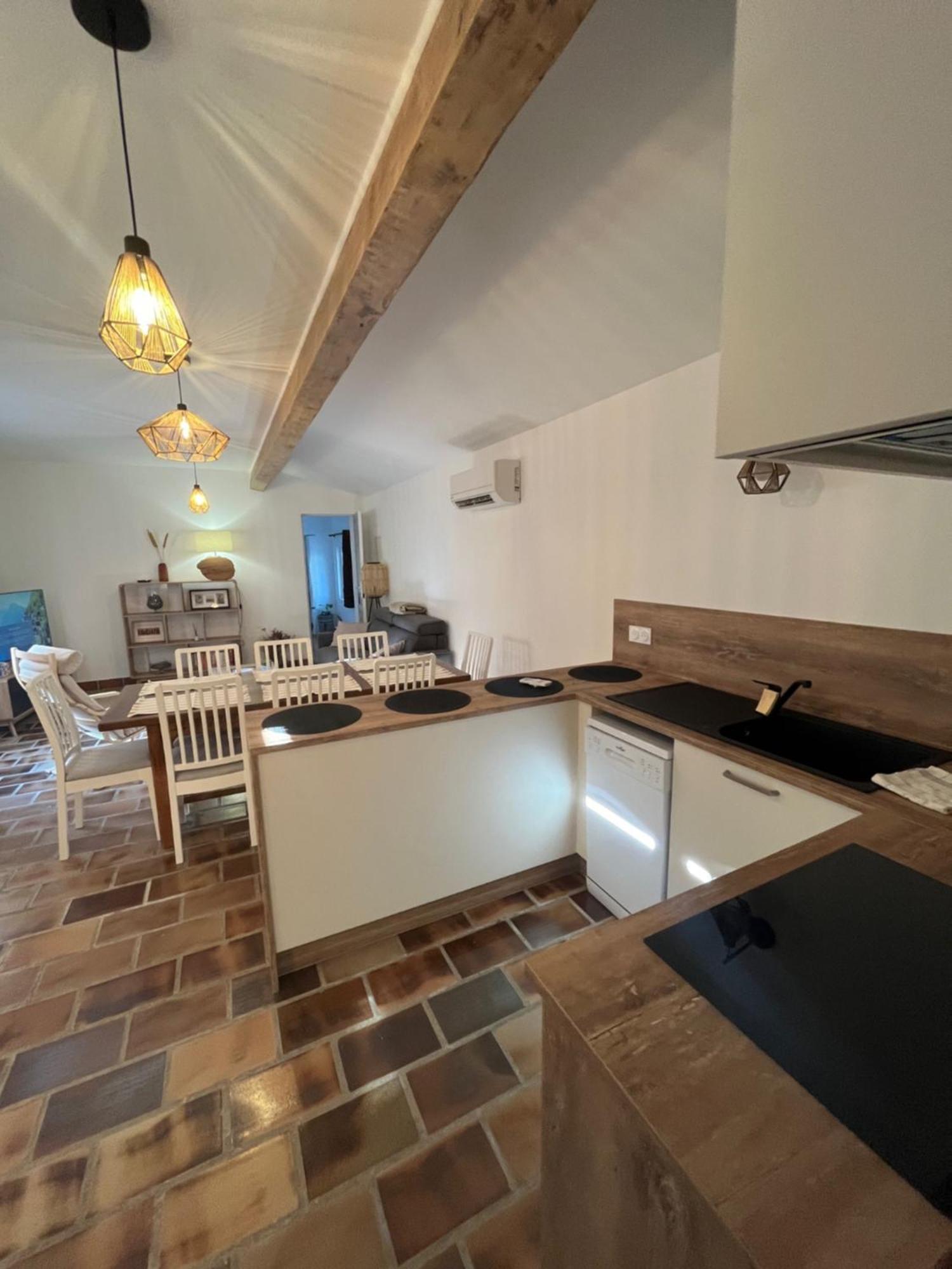 Gite En Provence Dans Grand Jardin Avec Piscine Partagee Cornillon-Confoux Exterior foto