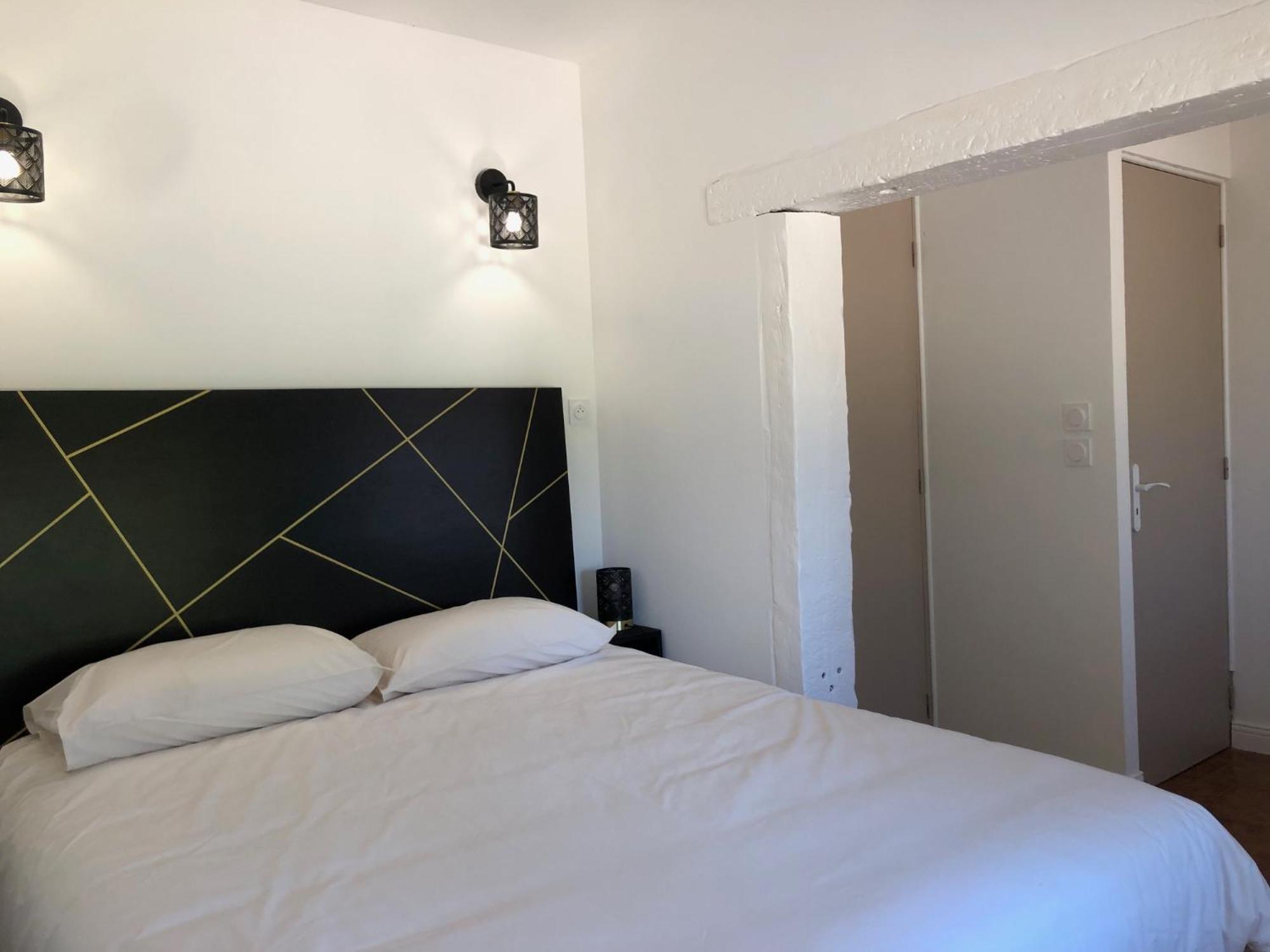 Gite En Provence Dans Grand Jardin Avec Piscine Partagee Cornillon-Confoux Exterior foto